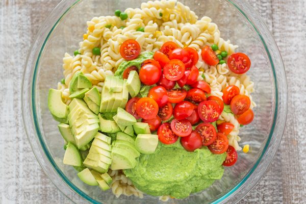 Creamy-Avocado-Pasta-Salad-2-600x400