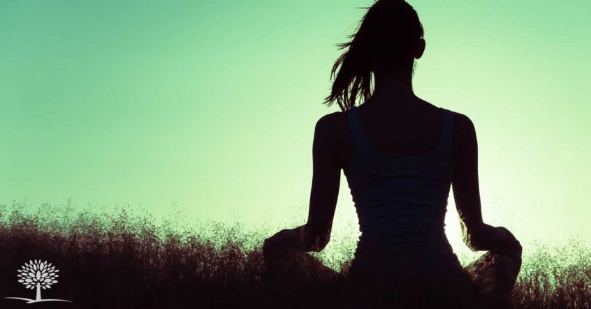 healthy-coping-mechanisms-social-846x443