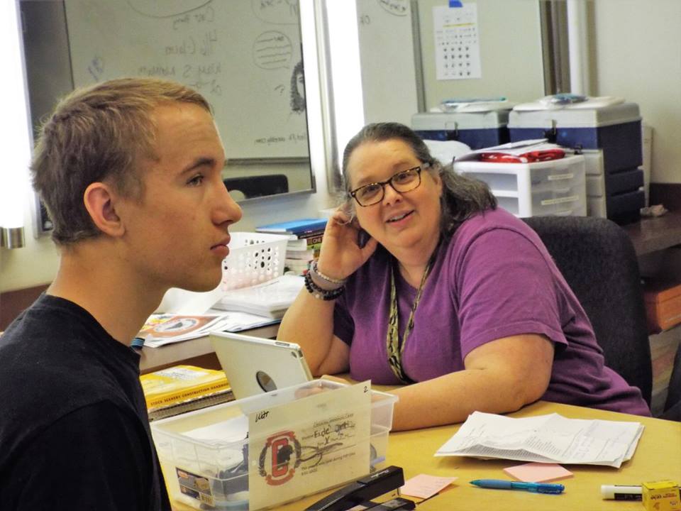 33745324_1050377711792742_375100380385640448_n